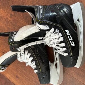 Boys Hockey Skates CCM